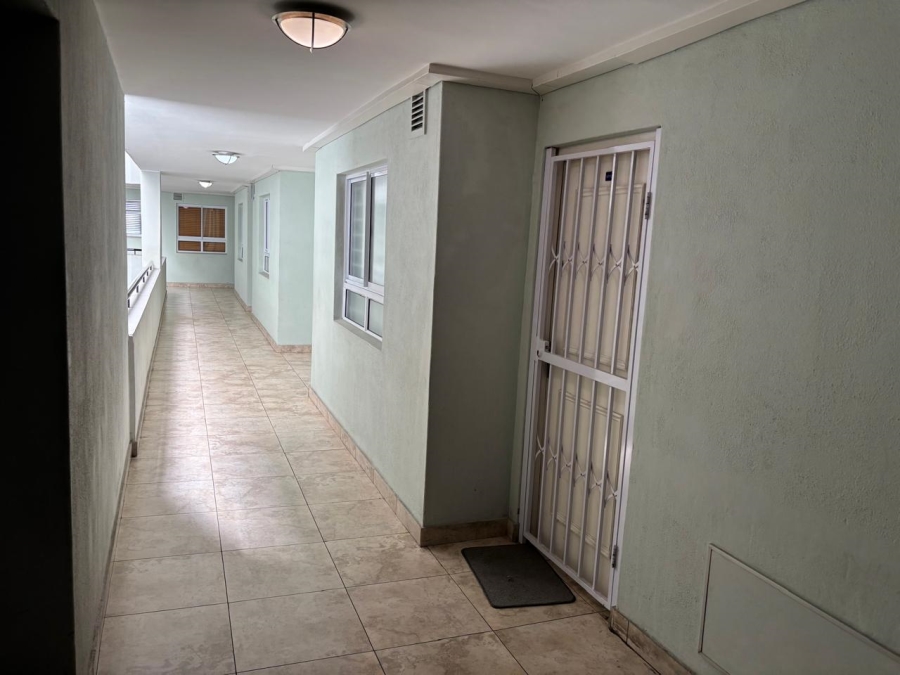 To Let 1 Bedroom Property for Rent in Salt River Western Cape